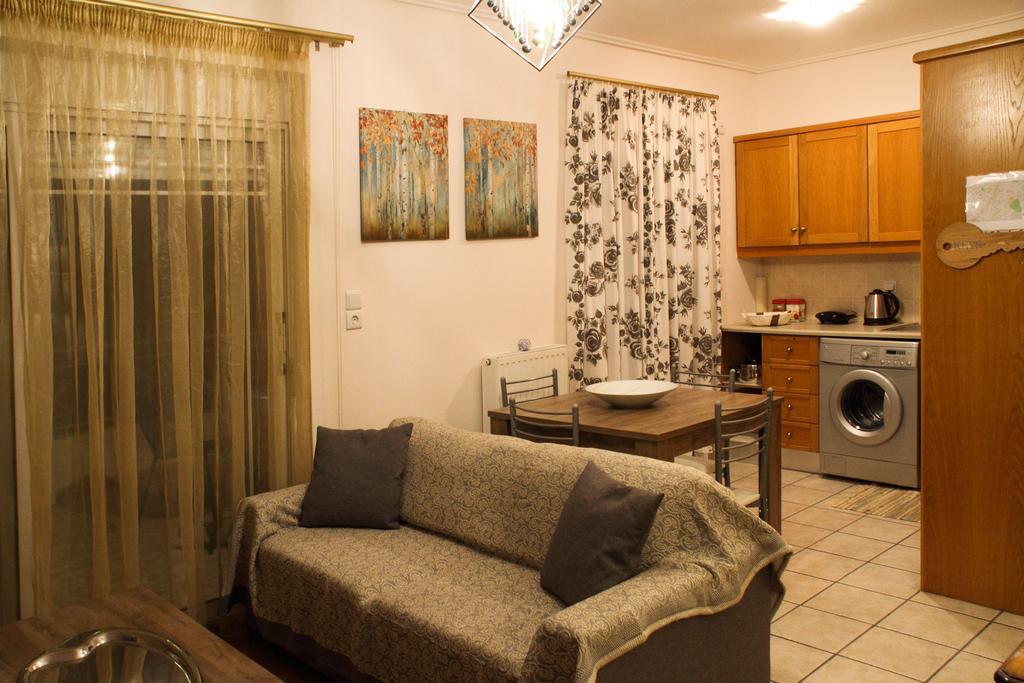 Ouranos Apartment เอเธนส์ ภายนอก รูปภาพ